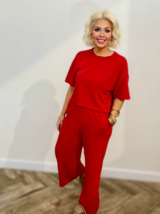 Rotes, leger geschnittenes Crop-Top | Boxy-T-Shirt mit Tasche | Oberteil des passenden Sets