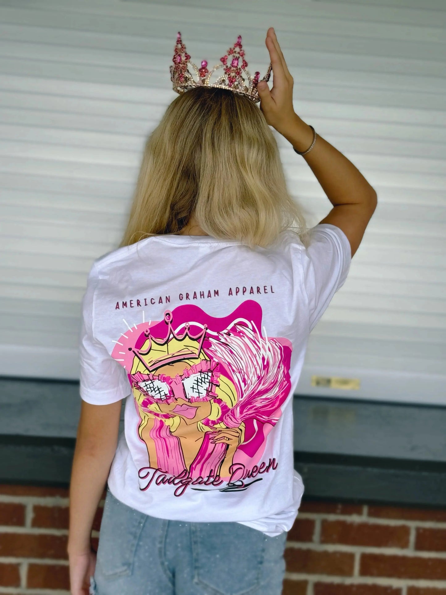 Tailgate Queen Graphic T-Shirt - American Graham Apparel American Graham Apparel