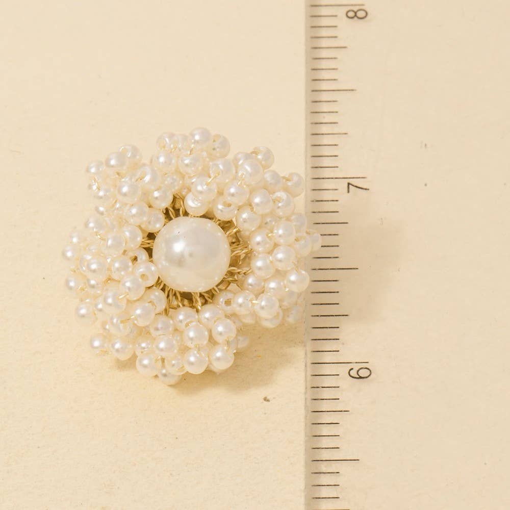 Pearls in Bloom – Perlen-Blütenohrstecker