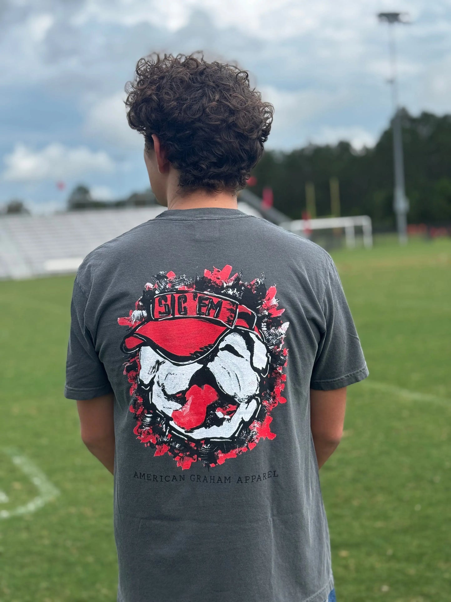 Sic Em Artisan Bulldog Graphic T-Shirt - American Graham Apparel American Graham Apparel