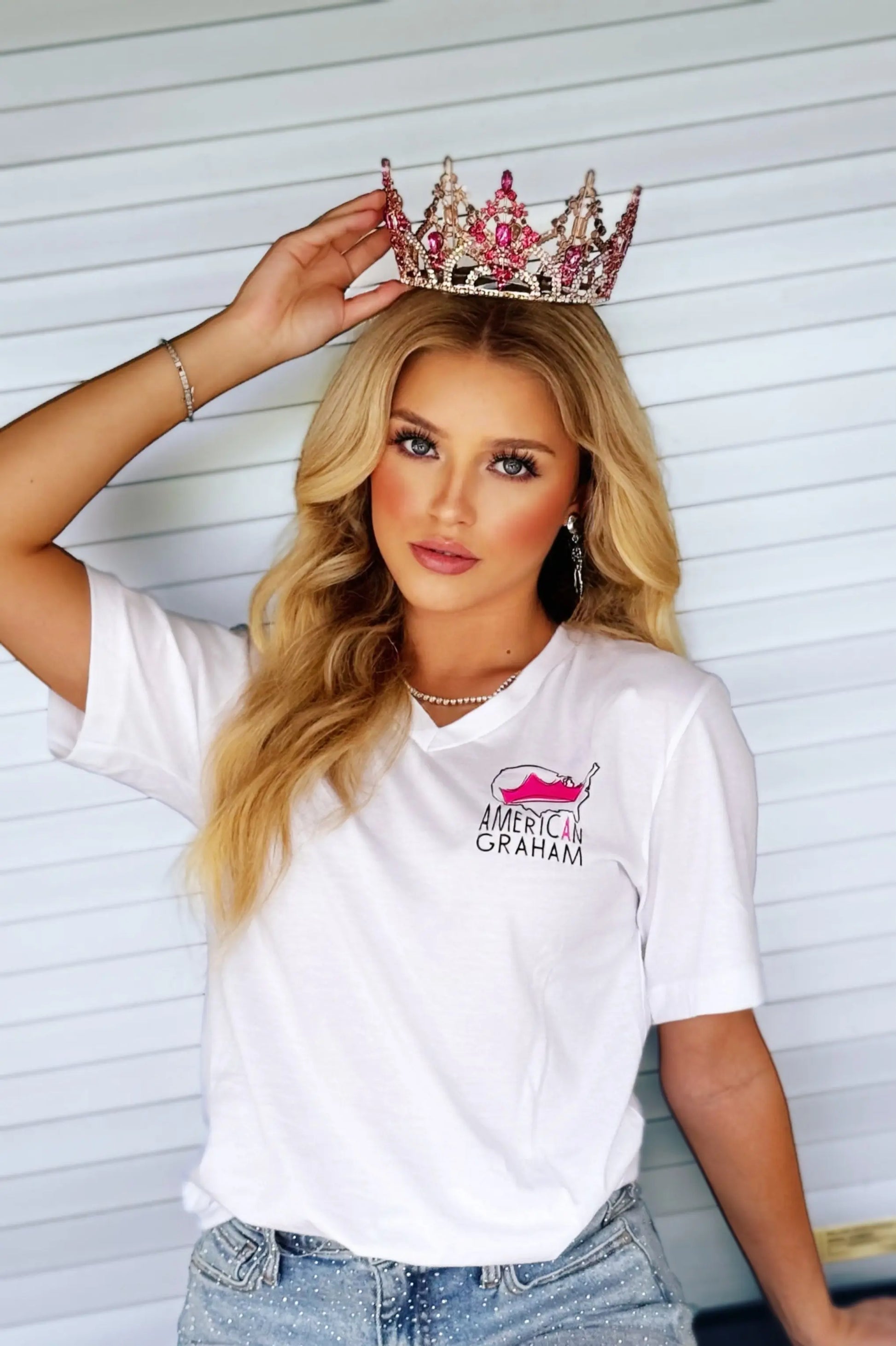 Tailgate Queen V-Neck Artisan Graphic T-Shirt - American Graham Apparel American Graham Apparel