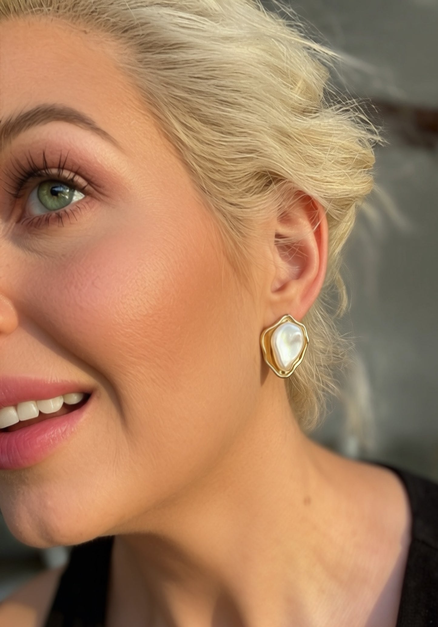 Charleston Classic Shell Pearl Earrings