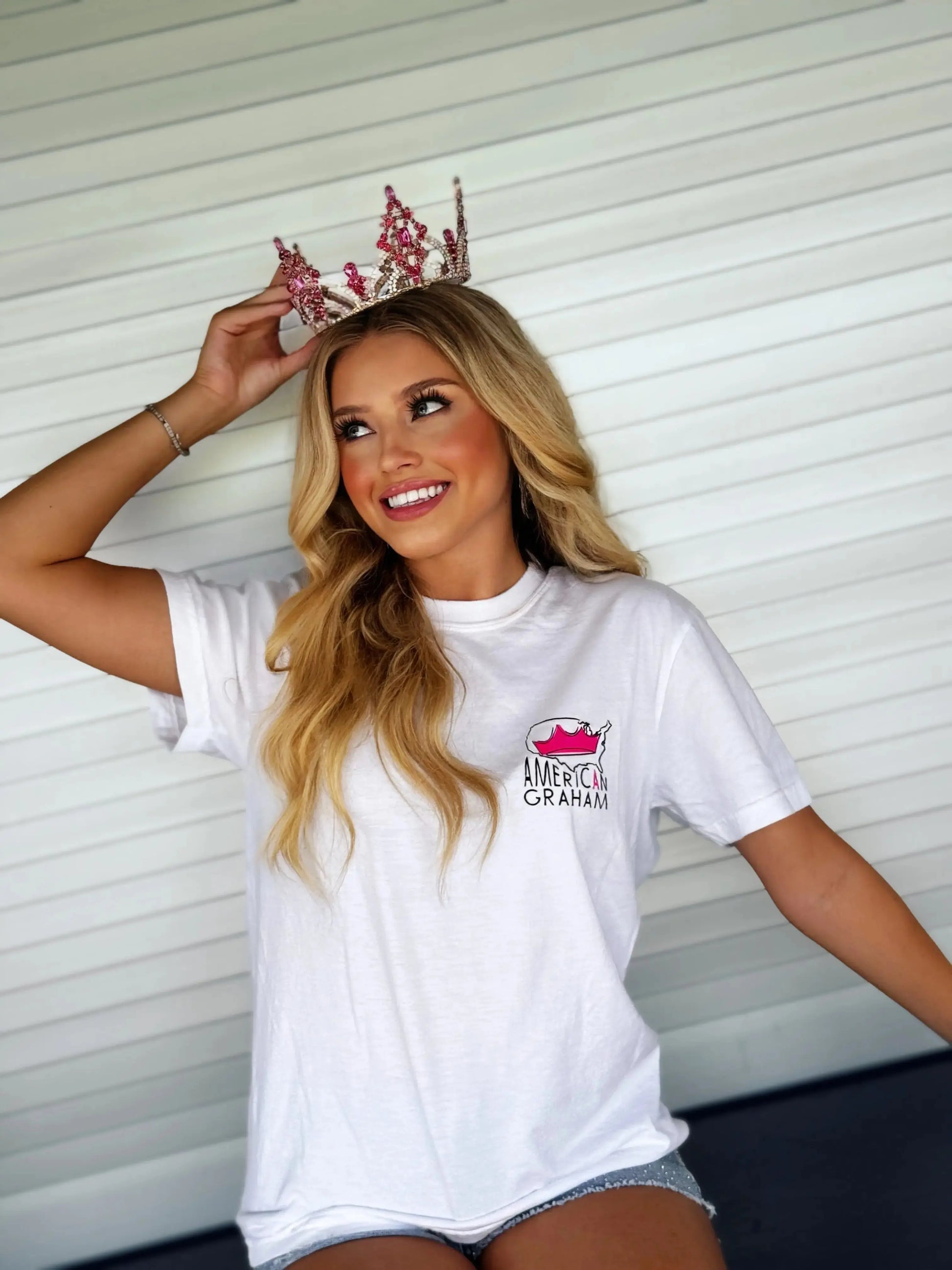 Tailgate Queen Graphic T-Shirt - American Graham Apparel American Graham Apparel