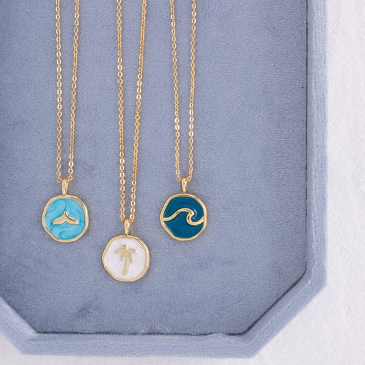 Collier palmier doré | Collier Pendentif Plage Côtière | Bijoux en émail plaqué or 18 carats | Collier Cadeau pour Elle pour des Vacances Tropicales