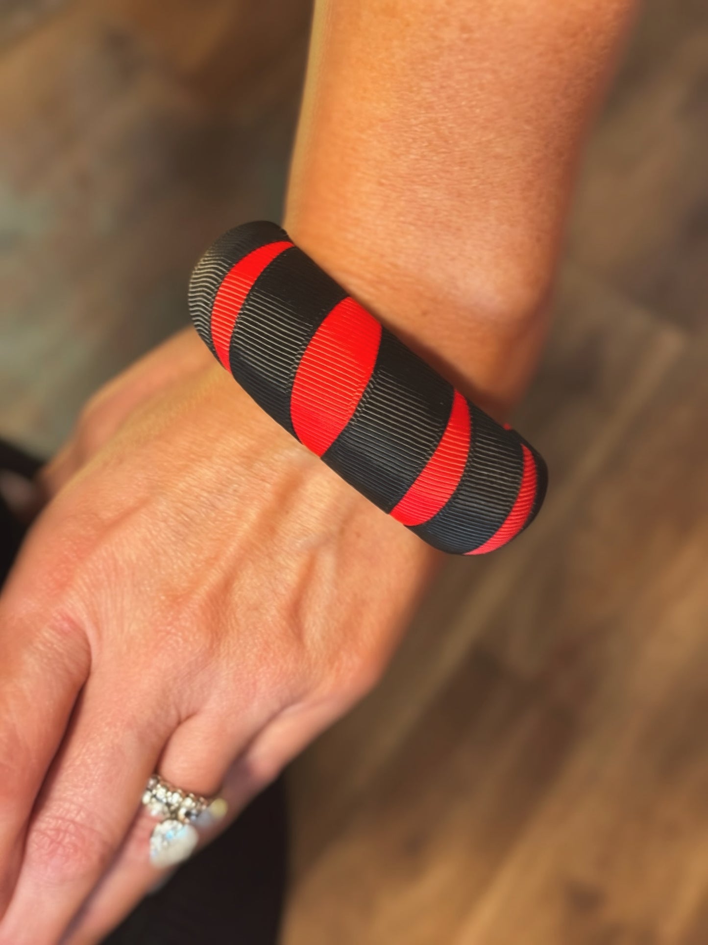Red & Black Arches Grosgrain Ribbon 1" Width Bangle