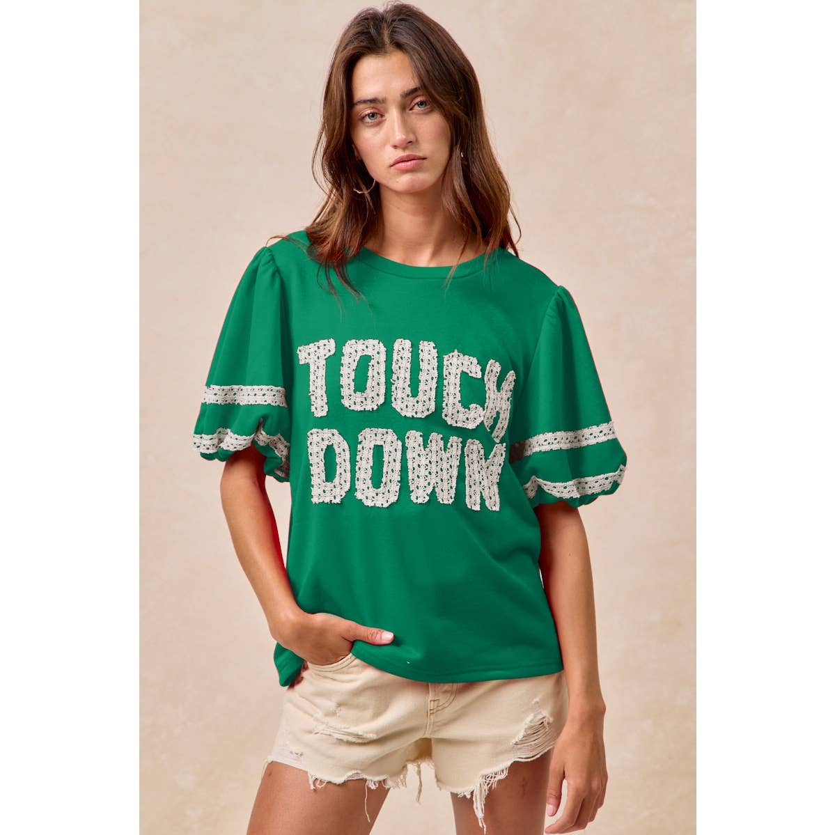 GAMEDAY THEME SLEEVE TOP WITH TOUCH DOWN PATCHWORK: GREEN / L