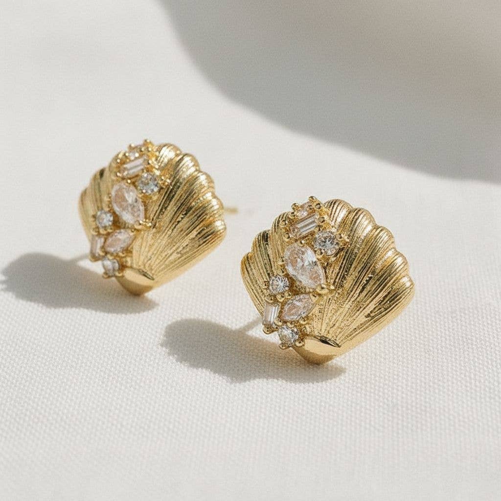 Elegante, vom Vintage-Stil inspirierte Muschel- und Zirkonia-Ohrringe im Küsten-Look