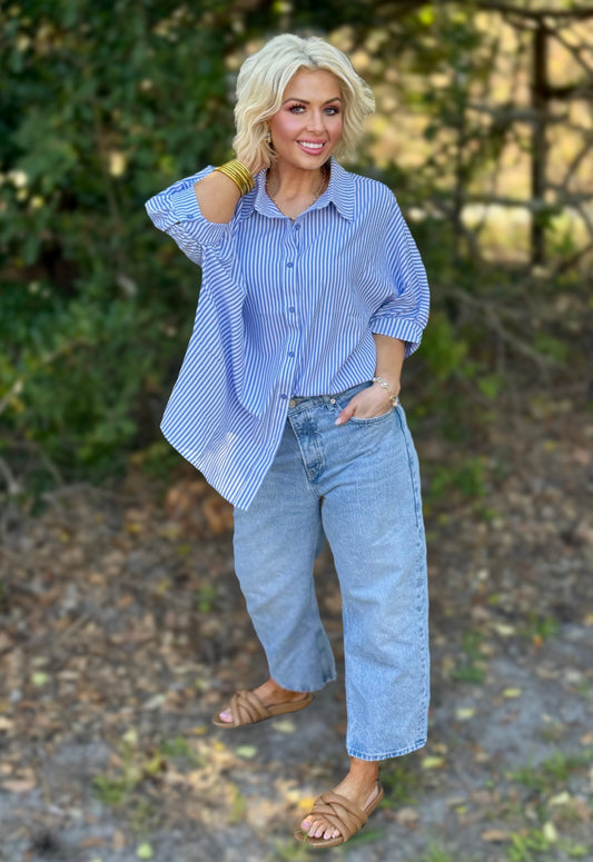Top "Spring Stripe Society" : Chemise boutonnée décontractée à rayures bleu marine