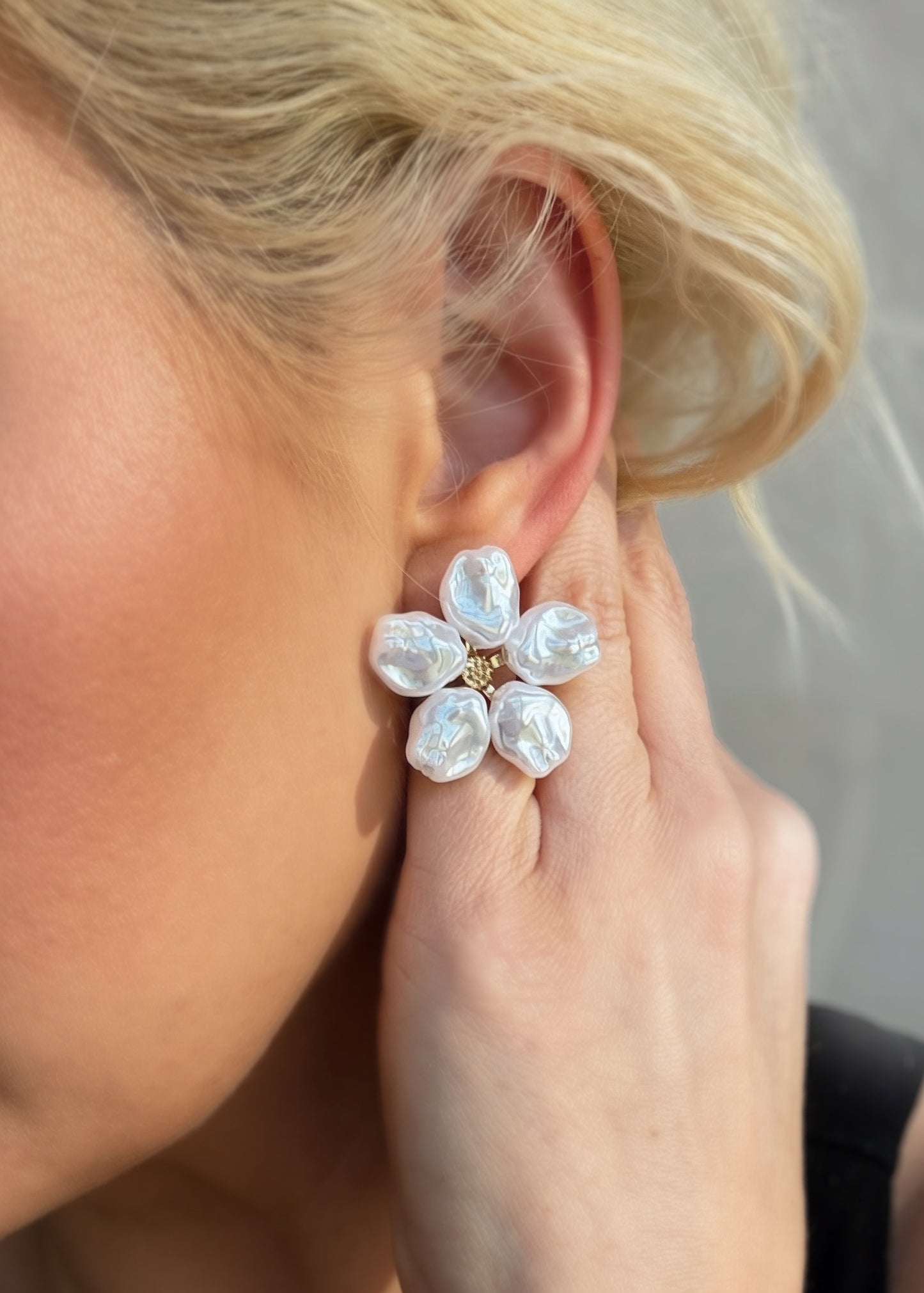 Grace Grows Here Chunky Pearl Flower Stud Earrings
