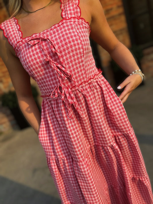 Rotes Gingham-Stufenkleid | Gesmoktes Sommerkleid mit gewelltem Träger