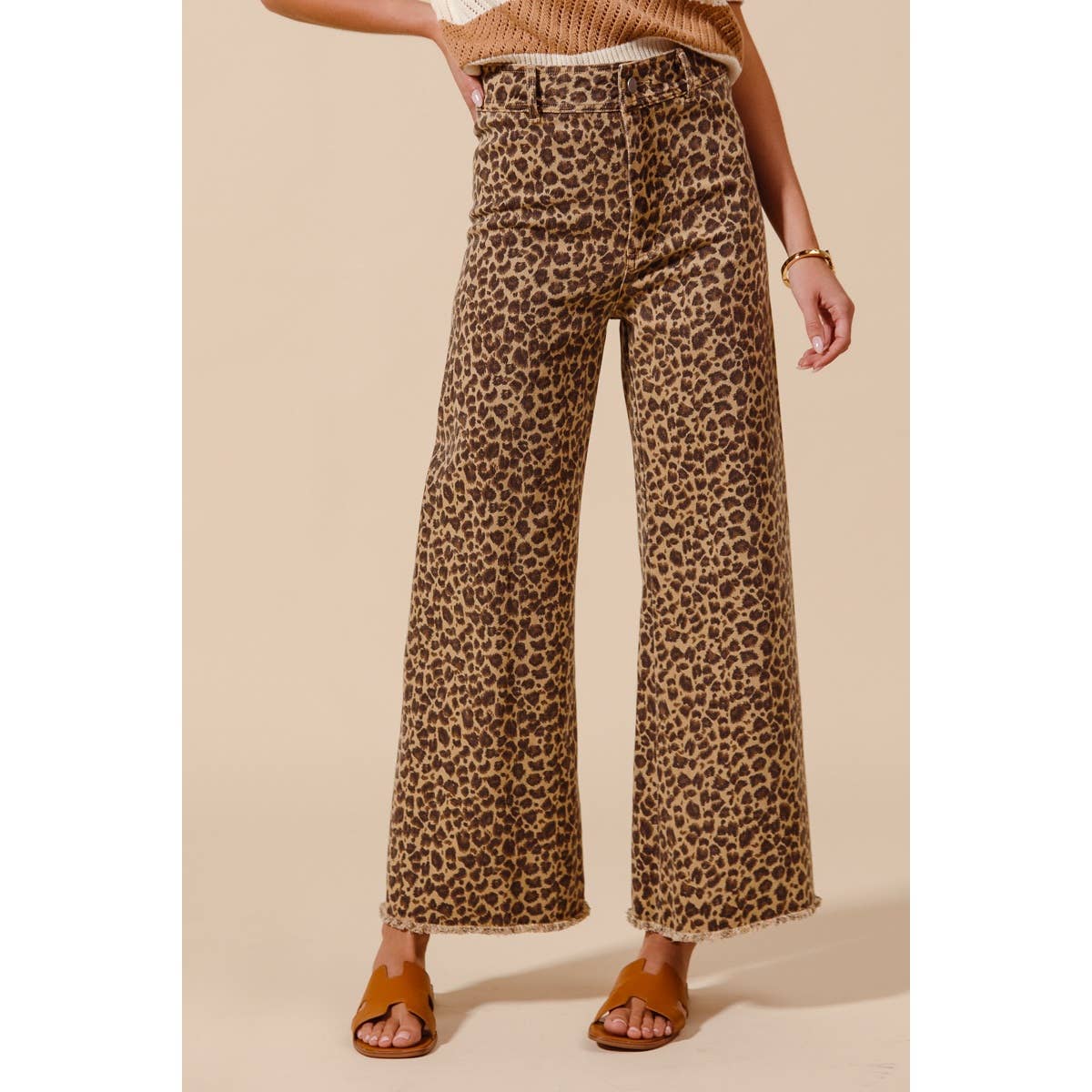 Mid-Rise Leopard Print Wide-Leg Jeans with Frayed Hem