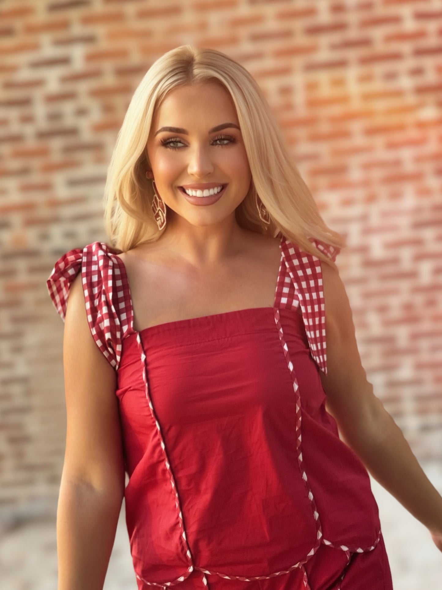 Crimson & White Gingham Game Day Scalloped Set