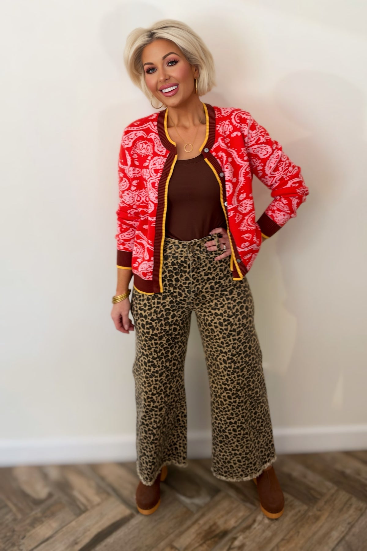 Mid-Rise Leopard Print Wide-Leg Jeans with Frayed Hem