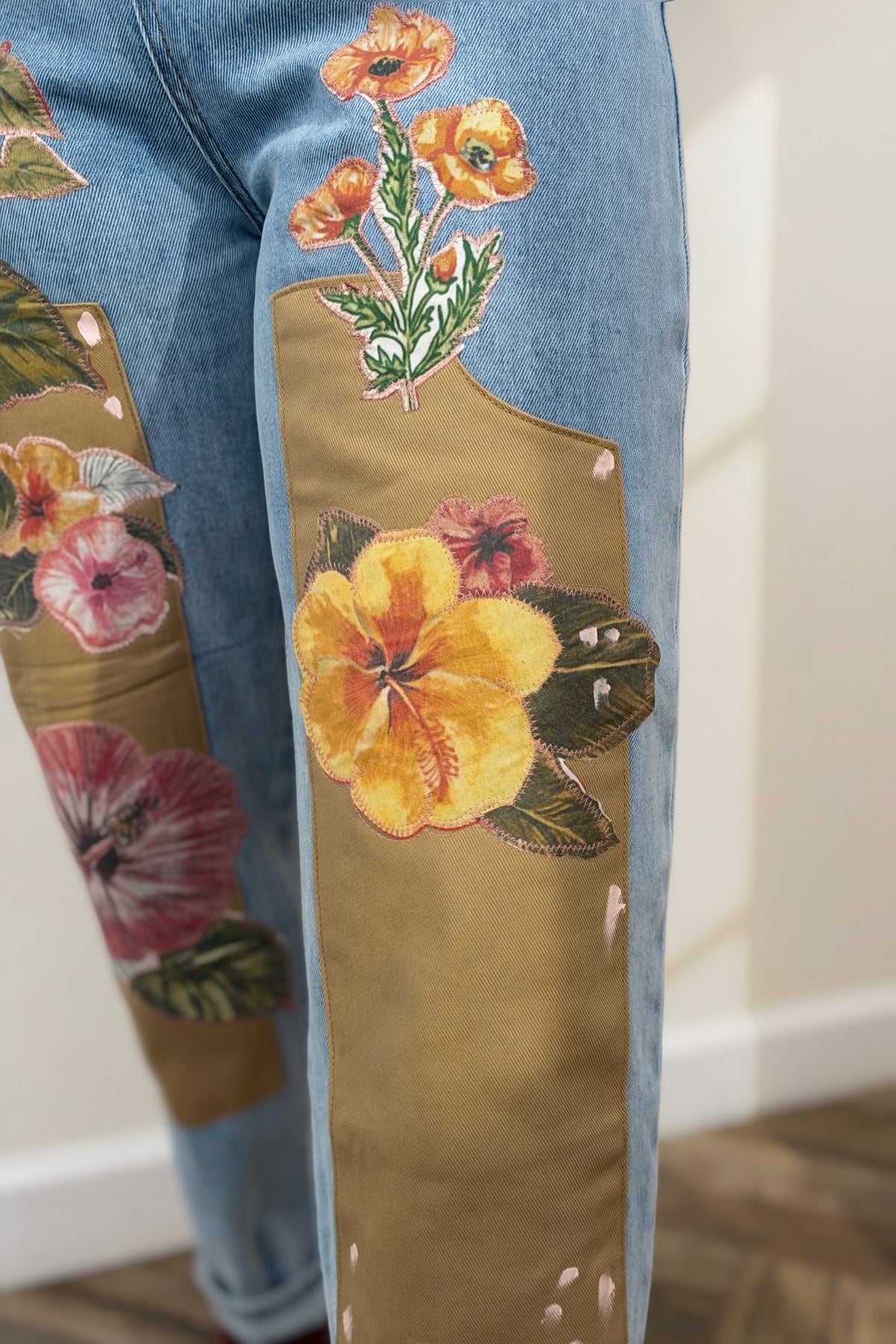 Autumn Floral Patchwork Barrel Leg Jeans – Light Wash