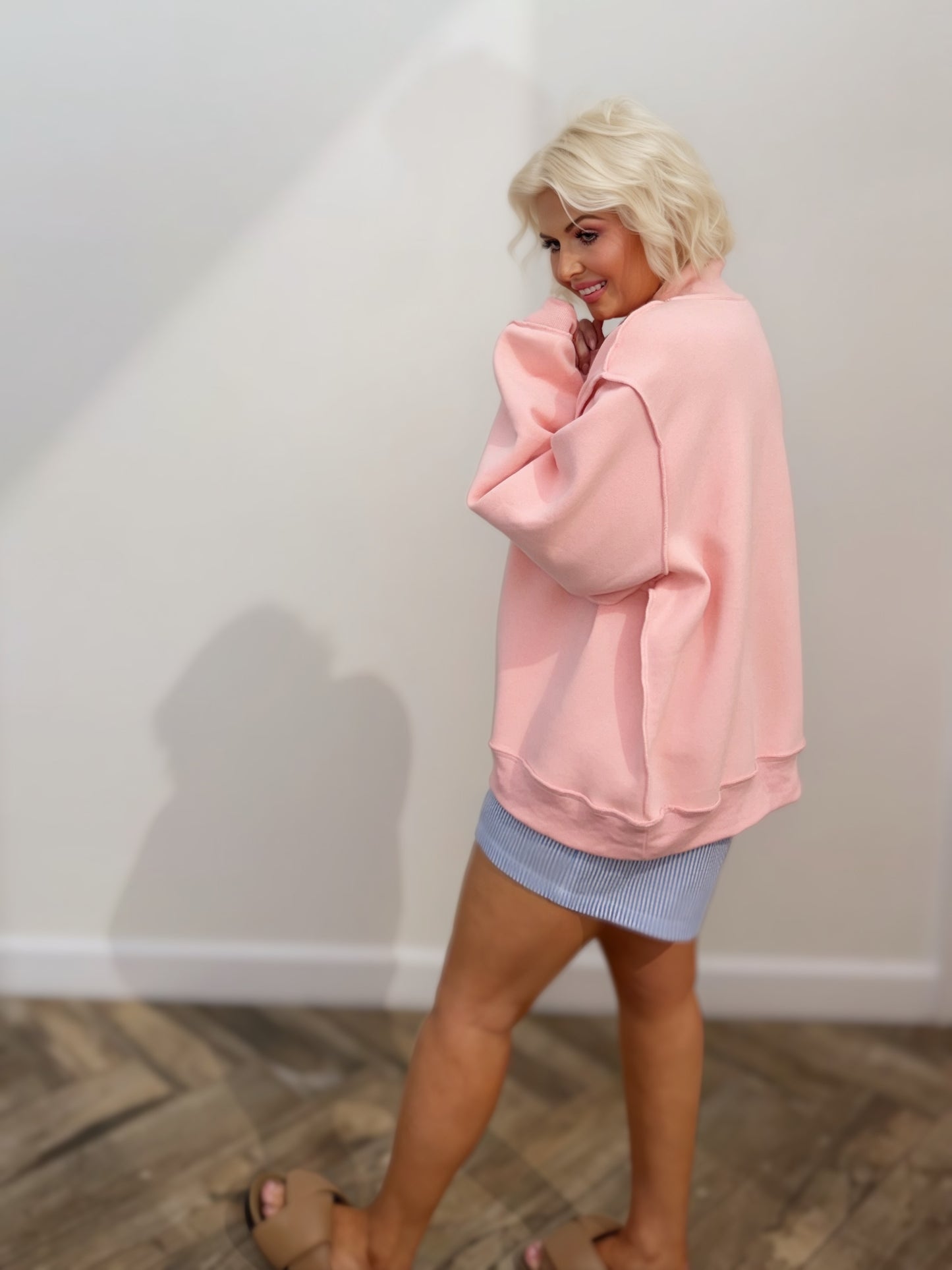 Sweat-shirt brodé PRAY | Pull polaire oversize chrétien | Col montant douillet axé sur la foi | Sweat-shirt graphique de boutique