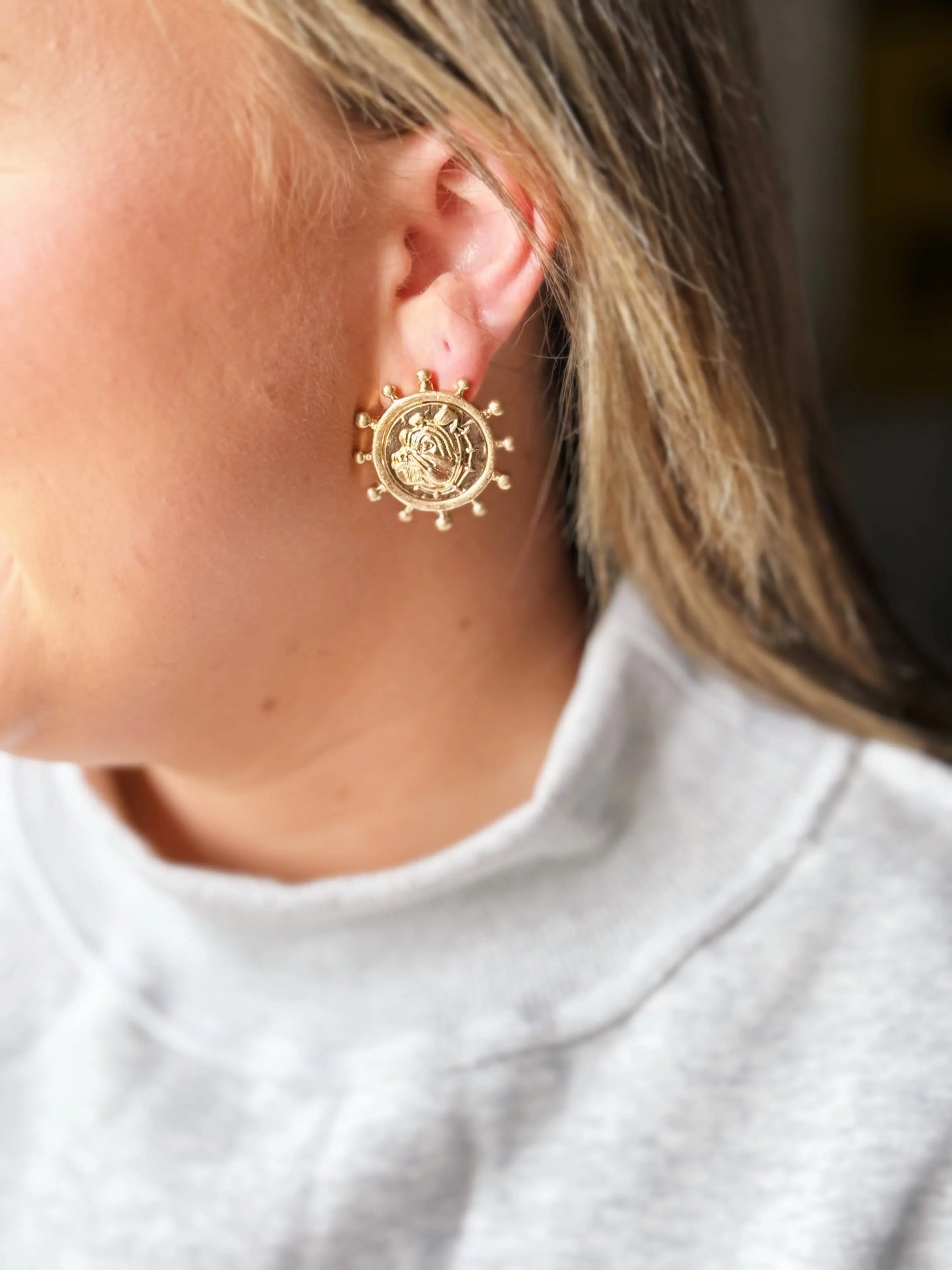 Vintage Gold Textured Bulldog Face Coin Earrings American Graham Apparel