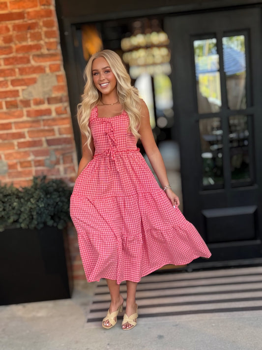 Rotes Gingham-Stufenkleid | Gesmoktes Sommerkleid mit gewelltem Träger