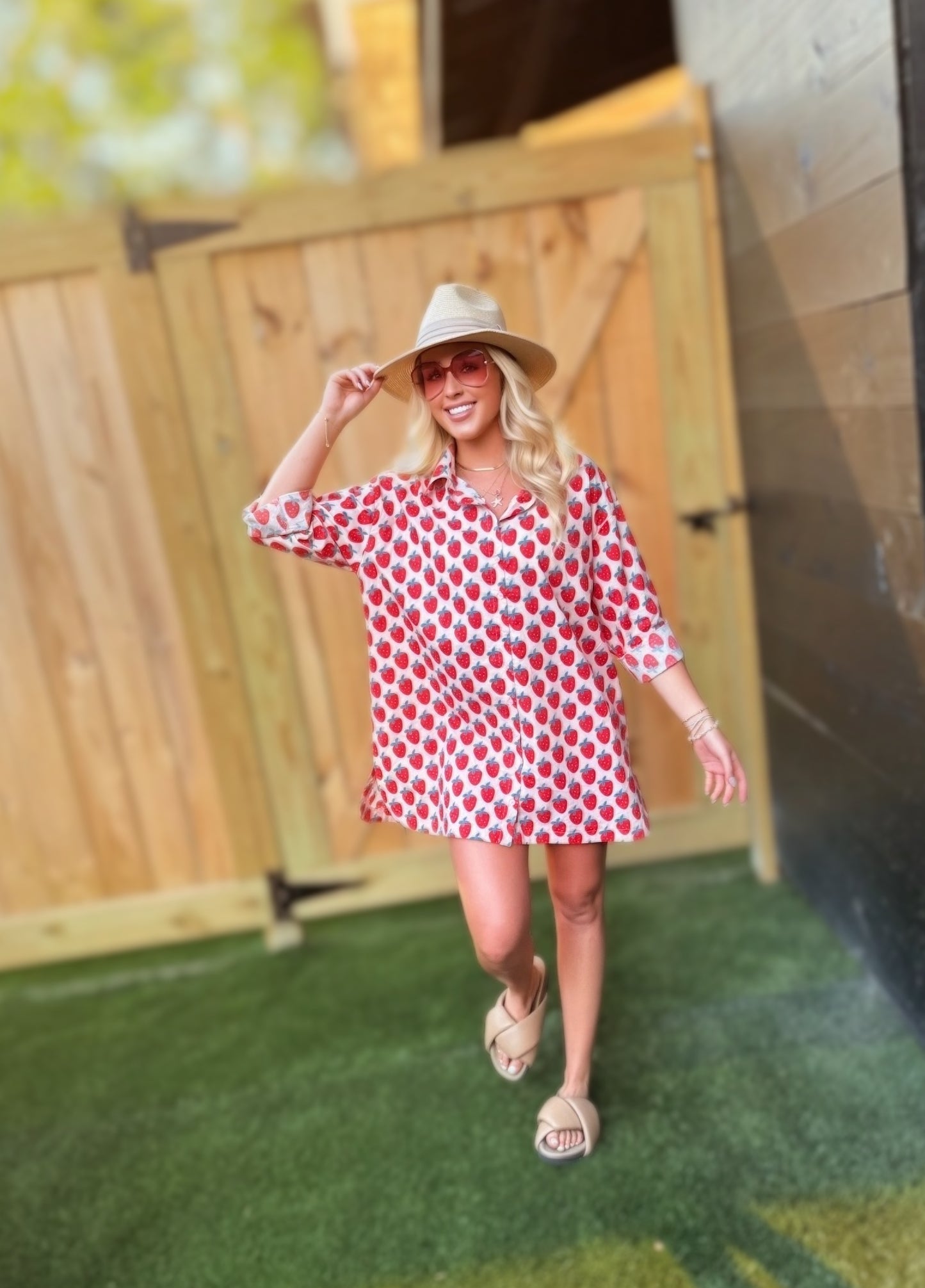 Erdbeer-Print Oversized Hemdblusenkleid | Strand-Cover-Up mit Knöpfen | Damen Baumwoll Resort-Kleid