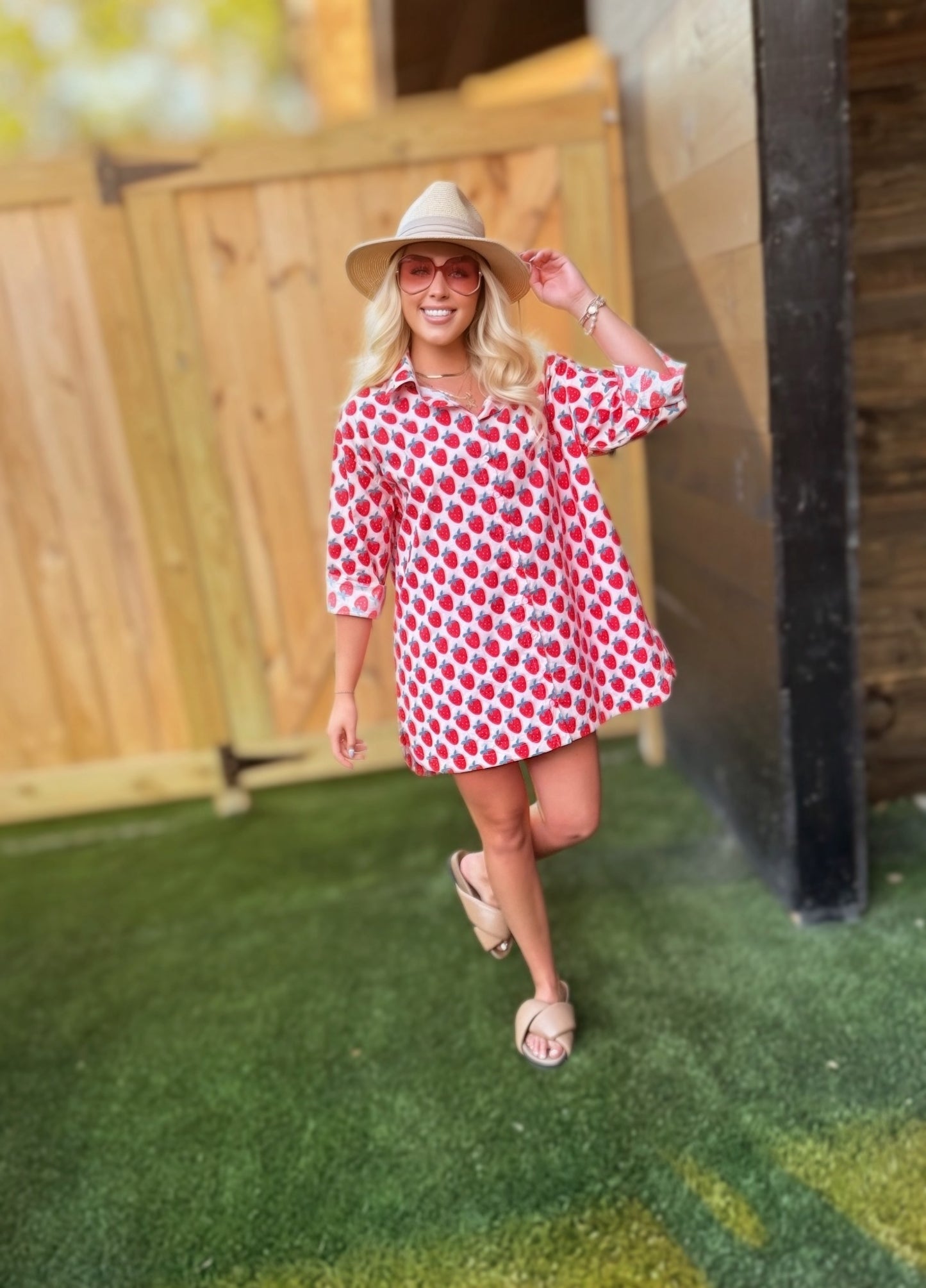 Erdbeer-Print Oversized Hemdblusenkleid | Strand-Cover-Up mit Knöpfen | Damen Baumwoll Resort-Kleid