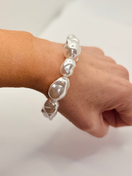 Timeless Baroque Pearl Bracelet