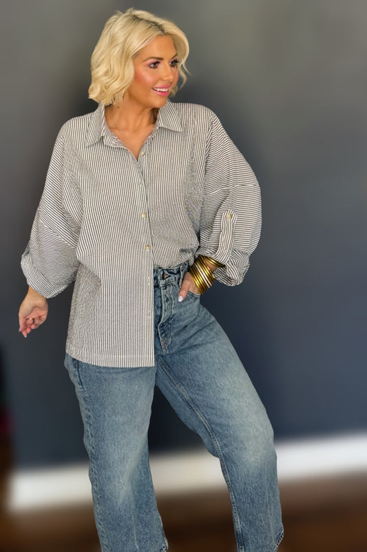 Lieblings-Button-Down-Shirt mit Kohle-Streifen in Übergröße | Leichte Bluse in lässiger Passform
