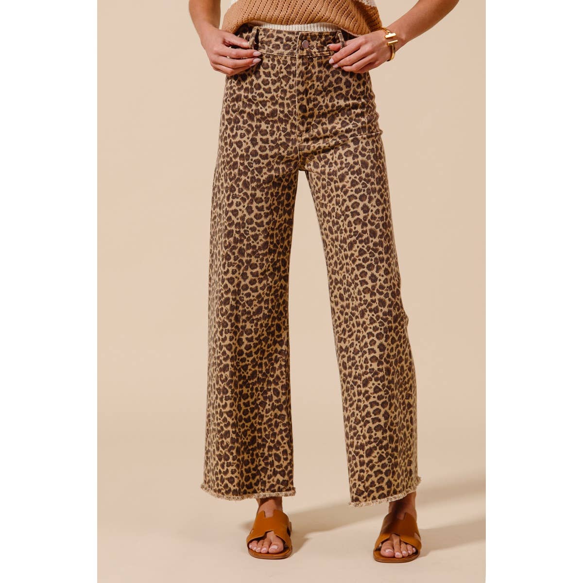 Mid-Rise Leopard Print Wide-Leg Jeans with Frayed Hem