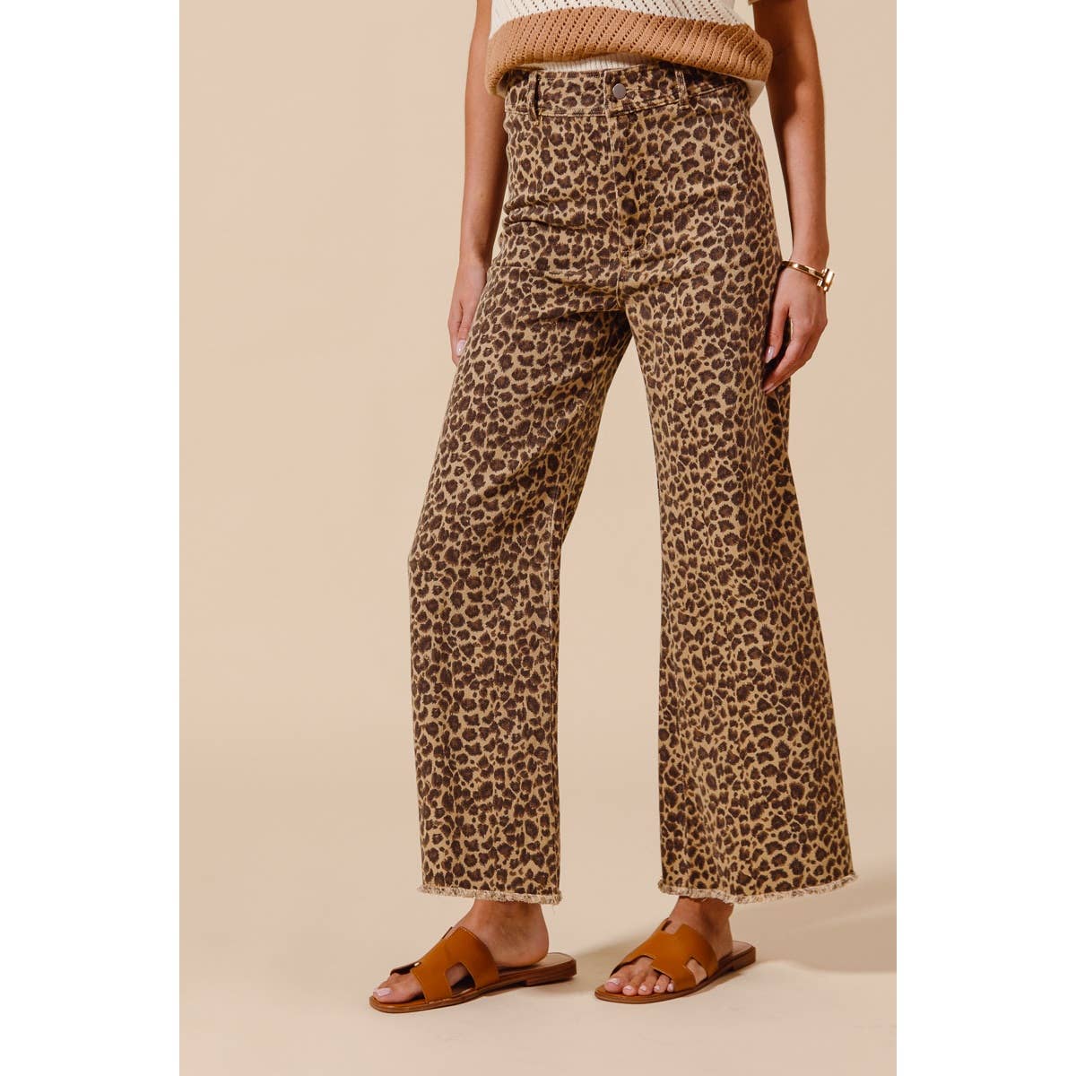 Mid-Rise Leopard Print Wide-Leg Jeans with Frayed Hem